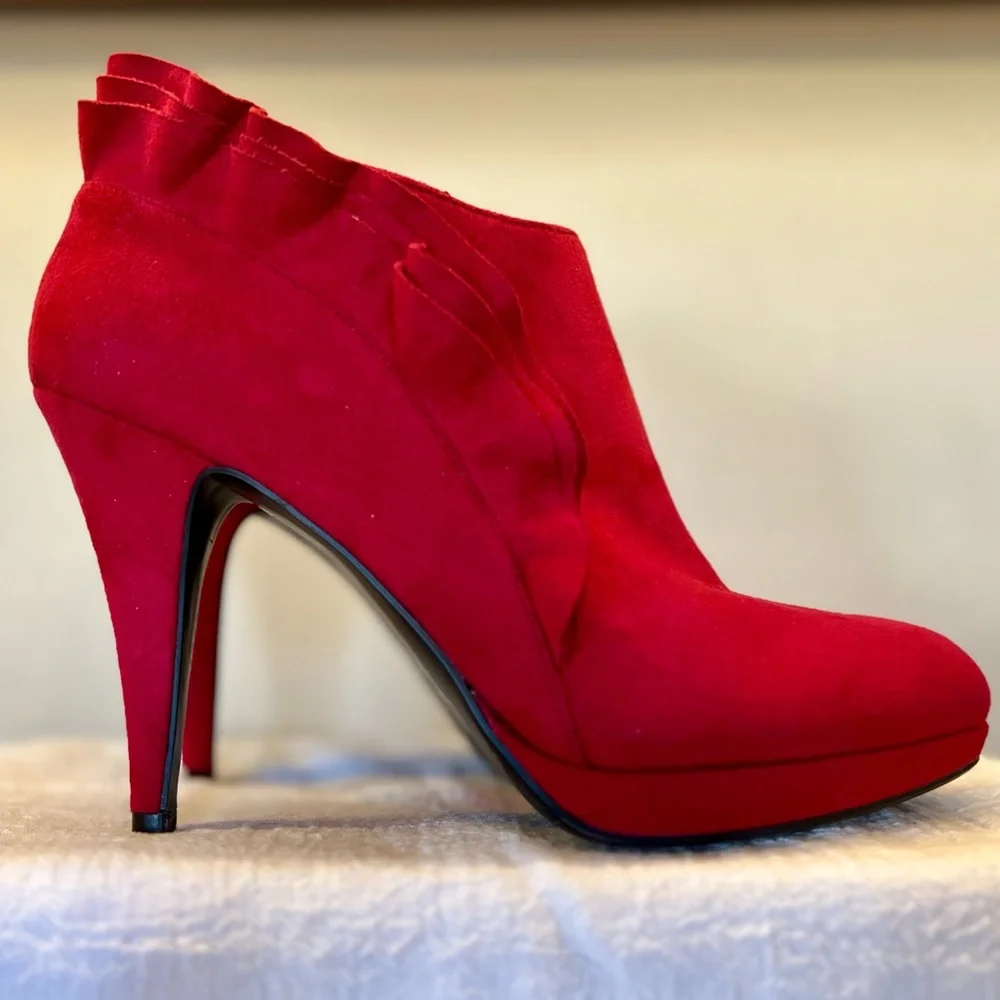 Impo Red Ruffled Heels - Picture 1 of 9